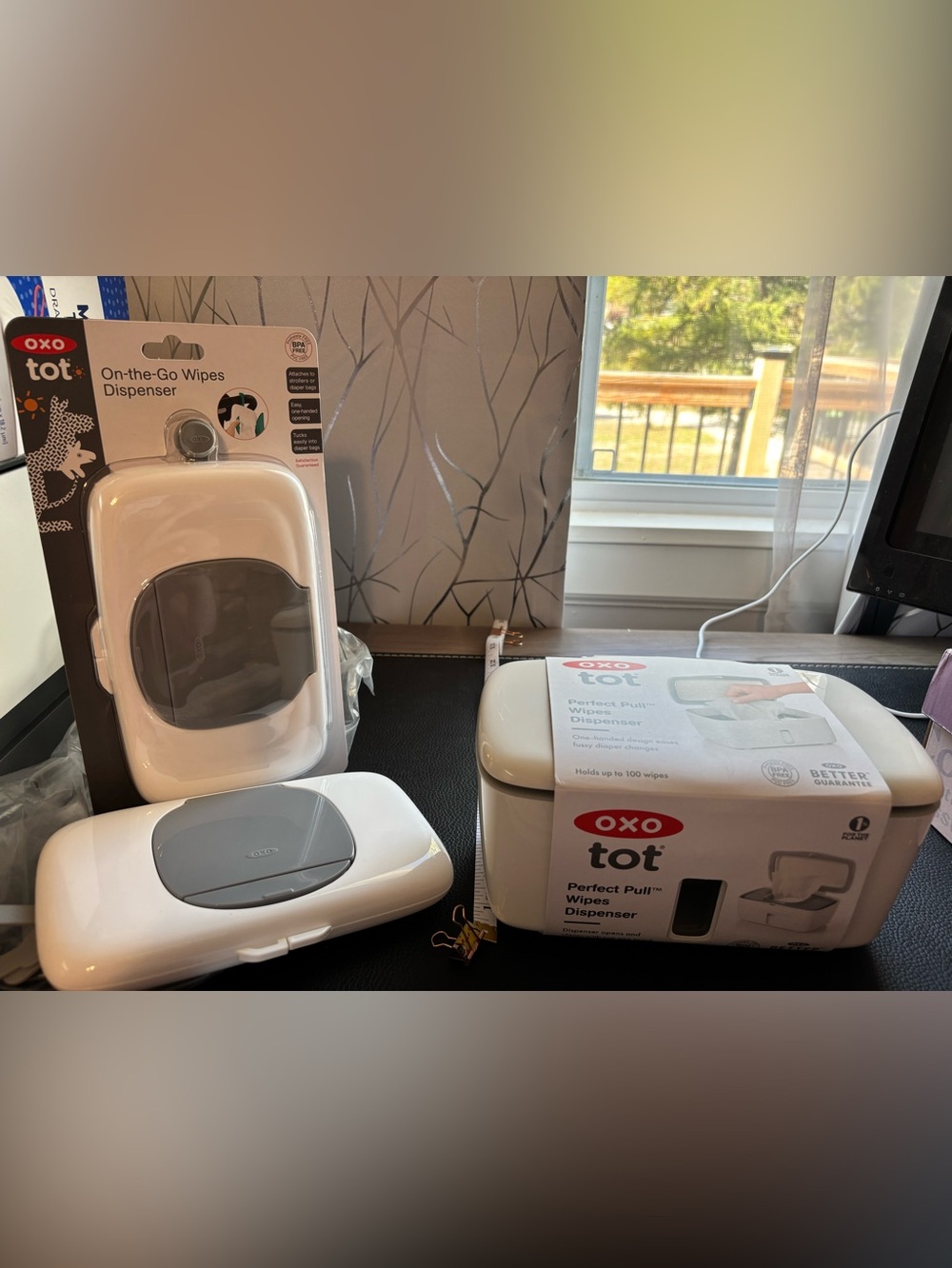Oxo tot Perfect Pull Wipe Dispenser and 2 Travel On The Go Wipes Dispenser